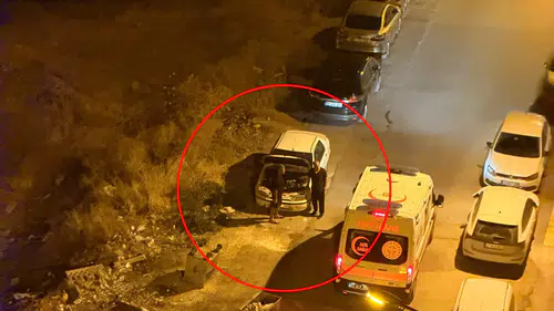Mardin'de park halindeki otomobilin kornası gece yarısı mahalleyi uykusundan etti