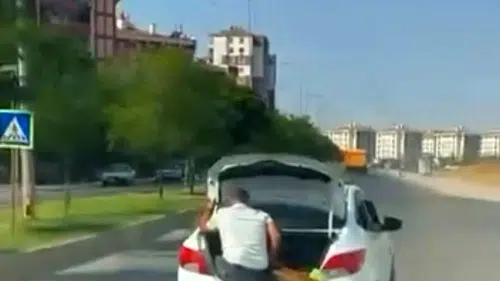 Diyarbakır trafiğinde yürekleri ağza getiren tehlikeli yolculuklar görüntülendi