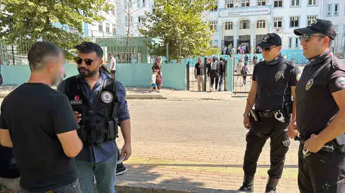 Diyarbakırda okul çevrelerinde geniş kapsamlı güvenlik önlemleri alındı