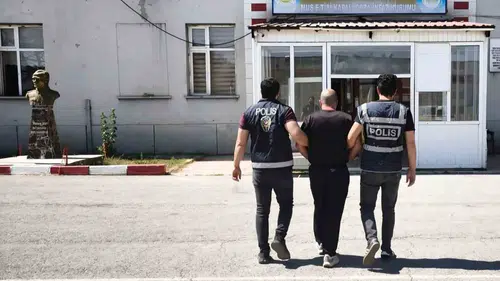 Muş polisi aranan hükümlüyü yakaladı