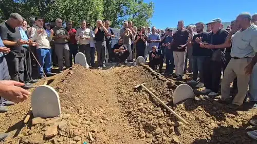 Elazığ'da yanan evde katledilen çift son yolculuğuna uğurlandı