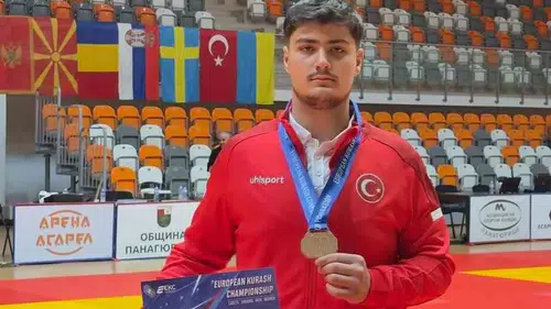 Elazığlı sporcu Ali Asaf Çiçek Avrupa ikincisi oldu