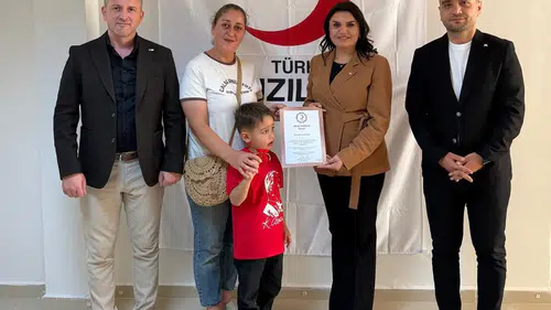 Tunceli'de düzenli kan bağışçılarına madalya takdim edildi