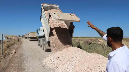 Siverek Keçiburç Mahallesi yolunda asfalt yenileme çalışmaları başladı