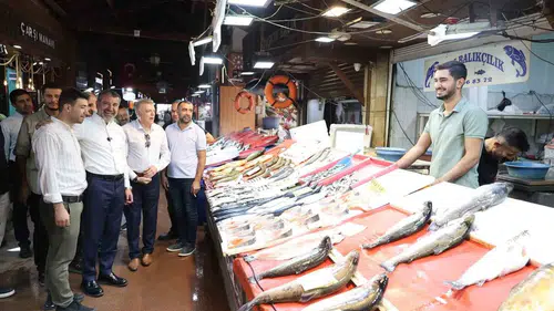 Elazığ Belediye Başkanı Şerifoğulları Kapalı Çarşı esnafıyla bir araya geldi