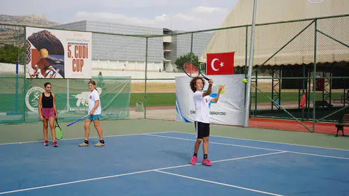 Şırnakta Uluslararası Cudi Cup Tenis Turnuvası heyecanı başladı