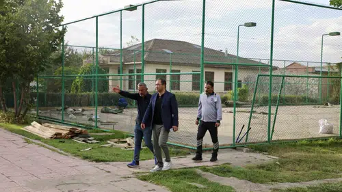 Ağrı'da tenis kortları yenileniyor