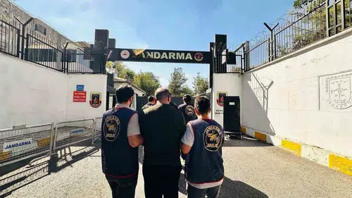 Diyarbakır genelinde aranan 67 hükümlü jandarma operasyonuyla yakalandı