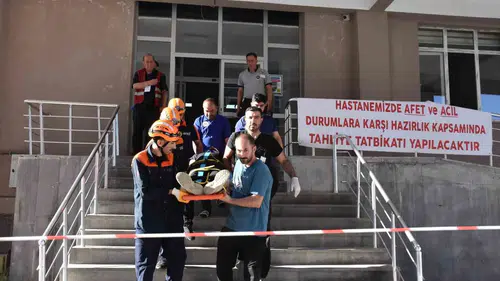 Bitlis Devlet Hastanesi deprem anına karşı hazırlıklarını test etti