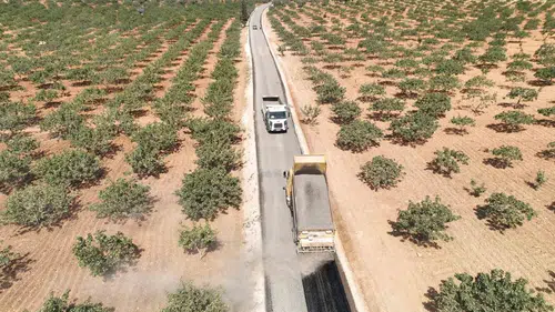 Birecik ilçesinde 40 kilometrelik grup yolu yenileniyor