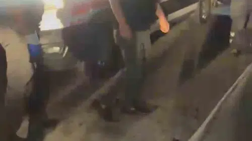 Batman'da otomobil refüje çarptı bir kişi yaralandı