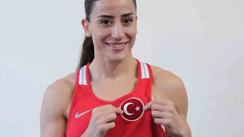 Elazığlı Milli Boksör Gizem Özer Avrupa Şampiyonası İçin Ringe Çıkıyor