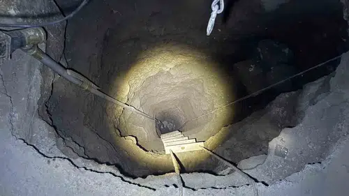 Şanlıurfa'da evinin zeminini kazan define avcıları suçüstü yakalandı