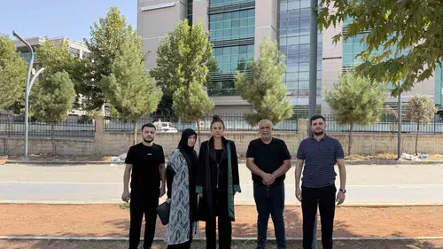 Batman'daki diş kliniği saldırısında iki sanığın tahliyesi aileleri isyan ettirdi