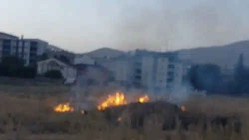Yüksekova Güngör Mahallesi'nde anız yangını paniği