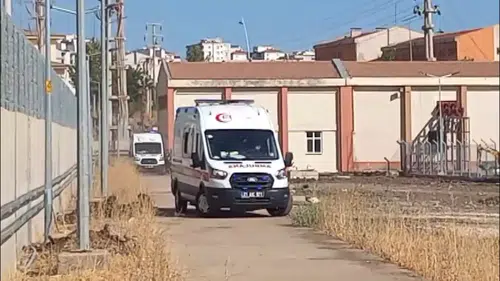 Diyarbakırda boya yapan iki işçi tiner kokusundan zehirlenerek hastaneye kaldırıldı