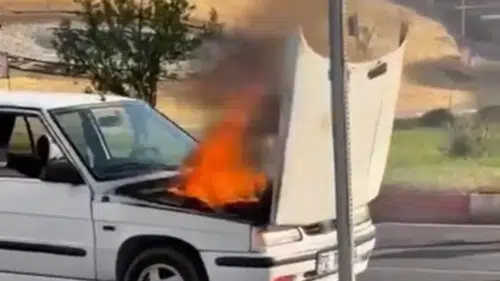 Siirt kent merkezinde yanan otomobili belediye otobüs şoförü kurtardı