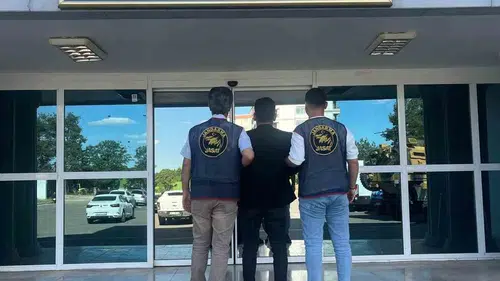 Karaköprü'de aranan hırsızlık hükümlüsü jandarma operasyonuyla yakalandı