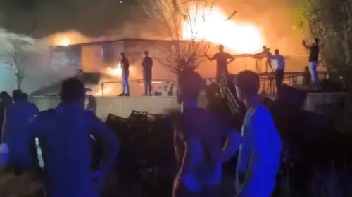Kozluk ilçesindeki depoda çıkan yangın ürünlere zarar verdi