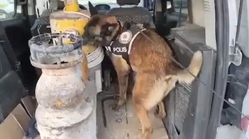 Elazığ'da iş makinesine gizlenmiş uyuşturucu operasyonu