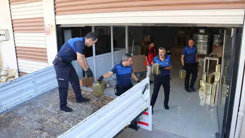 Şanlıurfa'da sağlıksız koşullarda saklanan 875 kilo sade yağa el konuldu