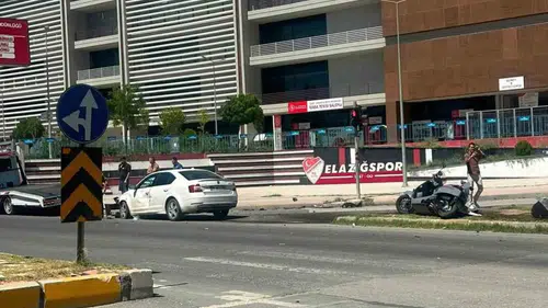 Elazığ Sürsürü Mahallesi'nde otomobil ve motosiklet kazası sonucu üç kişi yaralandı