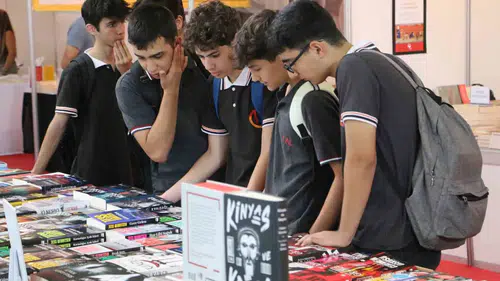 Diyarbakır 10. Kitap Fuarı kitapseverleri ağırlamaya devam ediyor