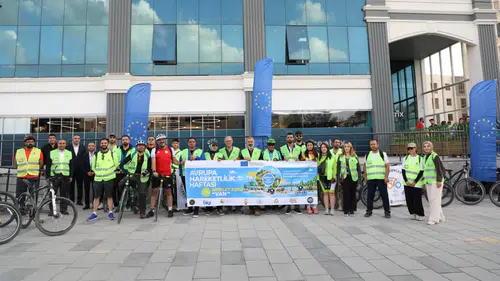 Van sokaklarında çevreci ulaşım için pedal çevirdiler