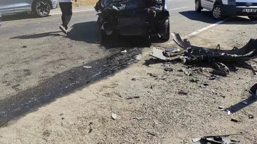 Siirt Eruh yolunda iki aracın karıştığı kazada dört kişi yaralandı