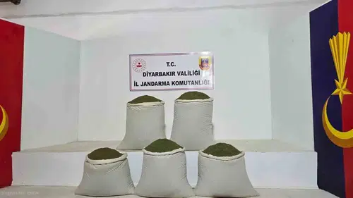 Diyarbakır jandarmasından uyuşturucu tacirlerine büyük darbe