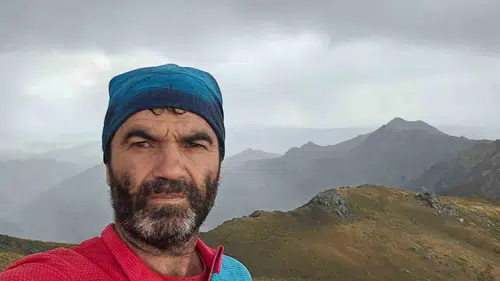 Dağcı Mehmet Fatih Aktürk Elazığ Akdağ zirvesine tek başına ulaştı
