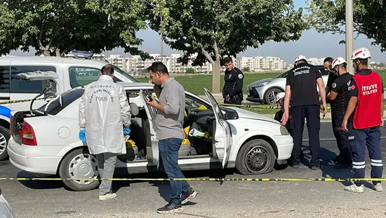 Şanlıurfa'da trafik ışıklarında otomobile silahlı saldırı düzenlendi