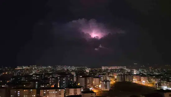 Elazığ semalarında şimşekler görsel şölen oluşturdu