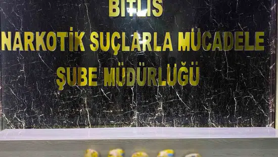 Tatvan’da durdurulan araçtan yaklaşık 3 kilo metamfetamin çıktı