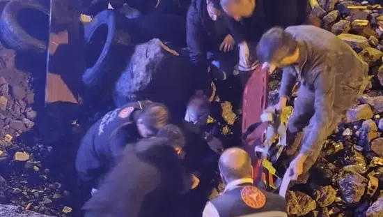 Muş merkezde açık bırakılan çukur yaşlı bir vatandaşı hastanelik etti