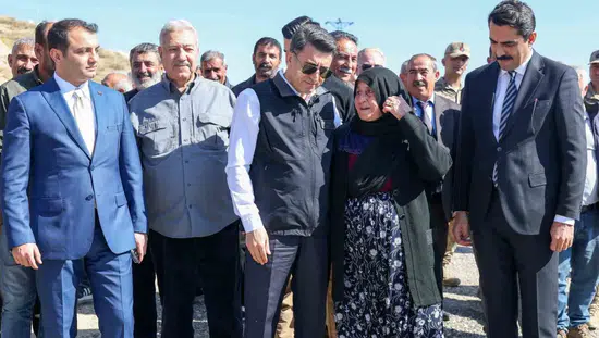 Tunceli köy yollarında sıcak asfalt dönemi başladı