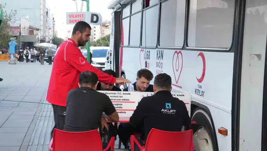 Muş halkı kan bağışı kampanyasına beklenen ilgiyi göstermedi