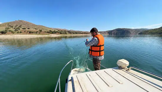 Elazığ'da baraj göllerindeki istilacı balık türleri mercek altına alındı