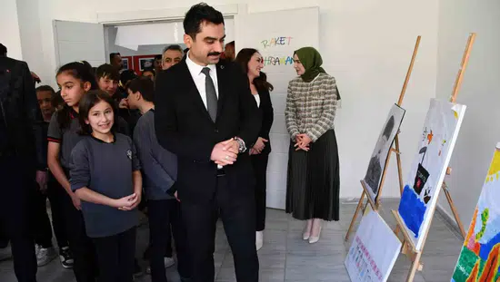 Beytüşşebap'ta Cumhuriyet coşkusu resim ve fotoğraf sergisiyle başladı