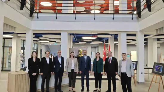 Rektör Şevli Bitlis'teki Özel Eren Fen ve Teknoloji Lisesini ziyaret etti