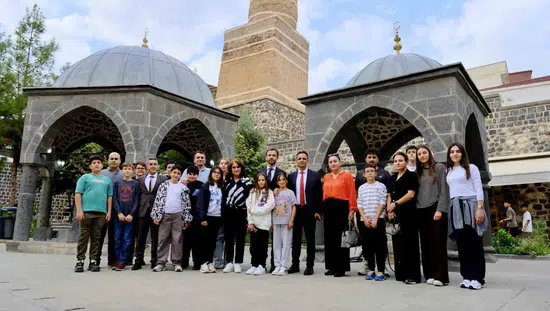 Cizre'de kültür buluşması: İstanbullu öğrenciler Dengbêj Evi'ne hayran kaldı