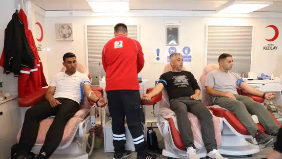 Tunceli'de kan bağışına yoğun ilgi ve fidan desteği
