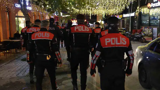 Elazığ polisi öğrencilerin güvenliği için sahaya indi