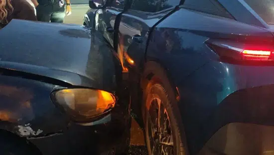 Siirt merkezde trafik kazası İki kişi yaralandı
