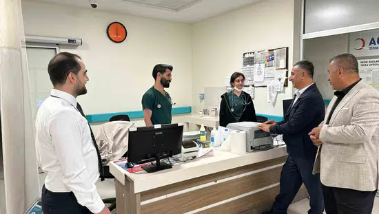Şırnakta nöbetçi sağlıkçılara bayram ziyareti