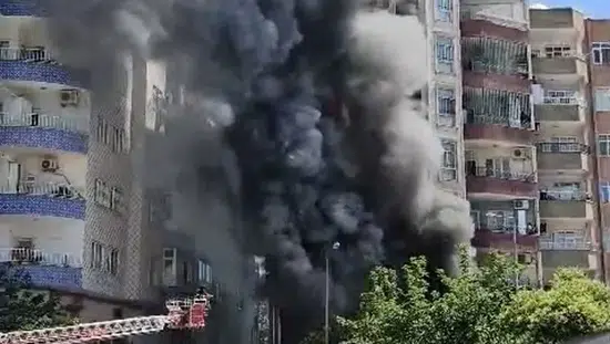 Kızıltepe’de beyaz eşya dükkanında korkutan yangın