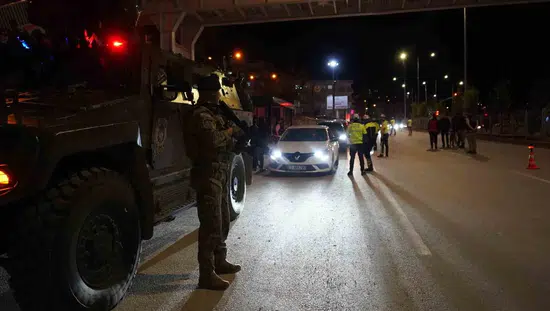 Şırnak bayramı güvenli geçirmek için bin 800 polisle sahaya indi