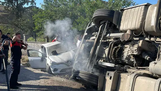 Siirt'te feci kaza 4 kişi hastaneye kaldırıldı