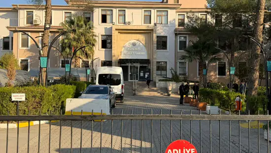 Balkonunda oturan yaşlı kadın düğün magandasının kurşunuyla hayatını kaybetti
