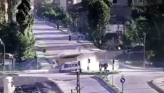 Yüksekova’da üç canı alan kaza kameraya yansıdı